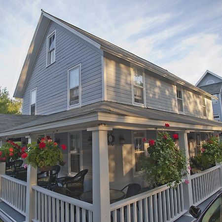 Sylvan Inn Bed & Breakfast Глен Арбър Екстериор снимка