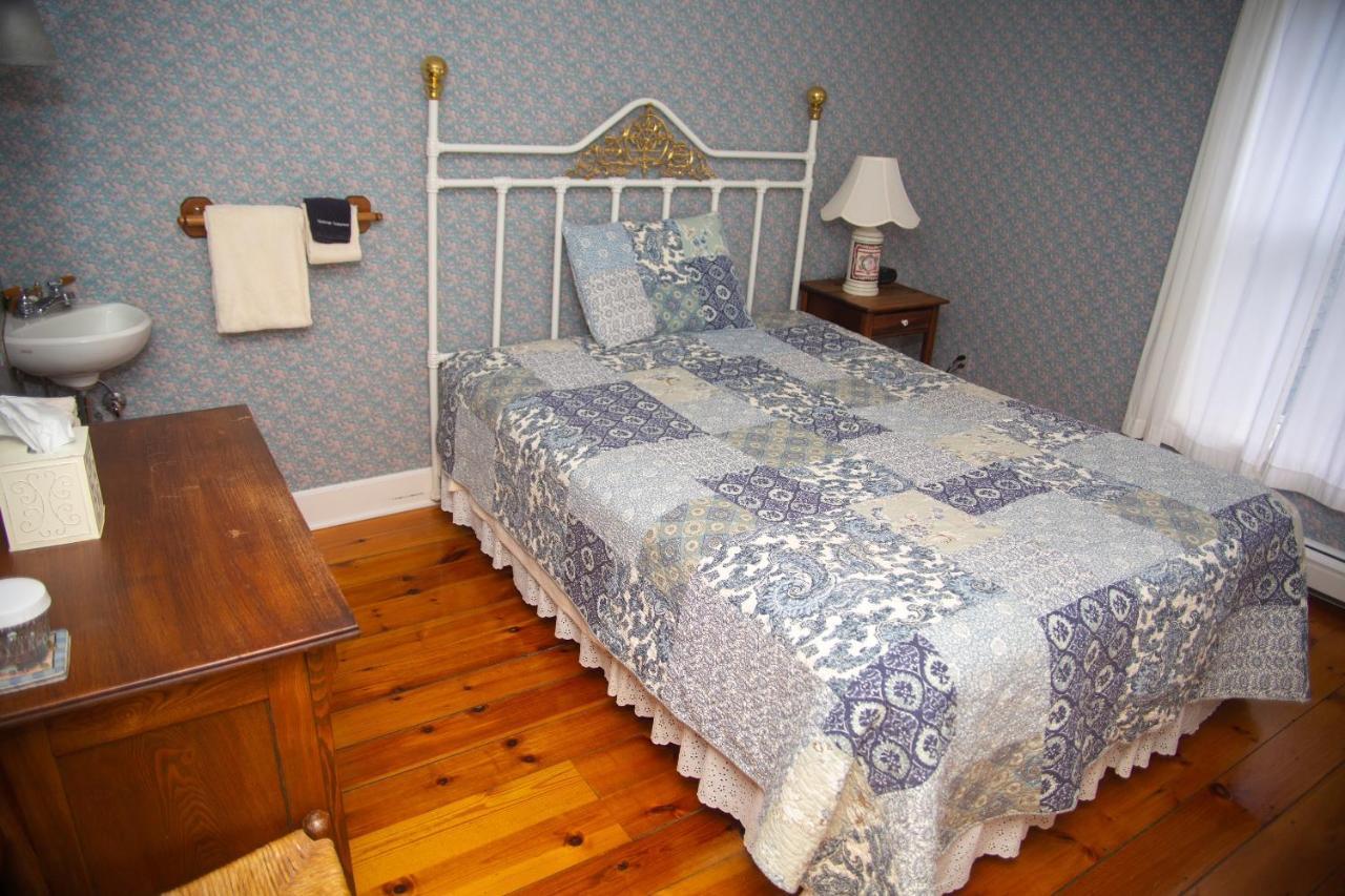 Sylvan Inn Bed & Breakfast Глен Арбър Екстериор снимка