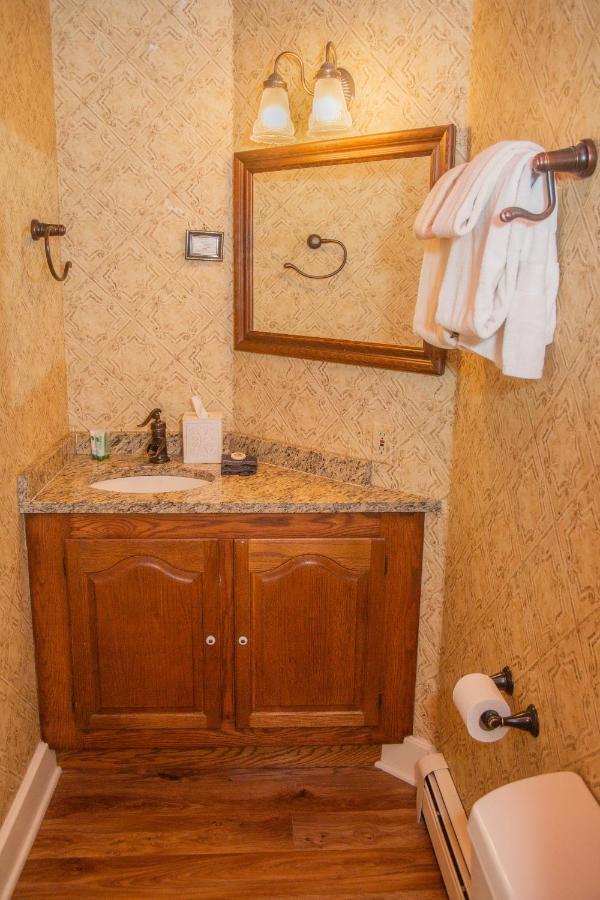 Sylvan Inn Bed & Breakfast Глен Арбър Екстериор снимка