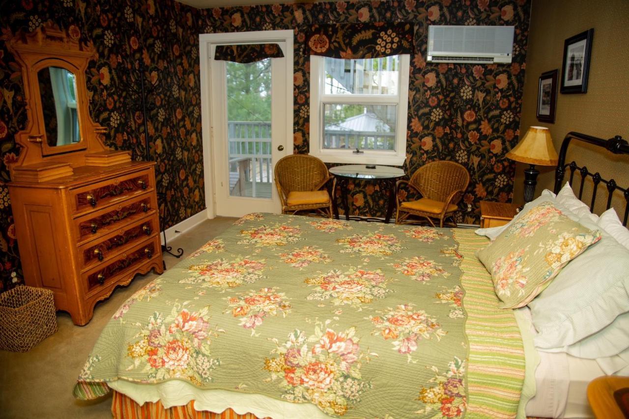 Sylvan Inn Bed & Breakfast Глен Арбър Екстериор снимка